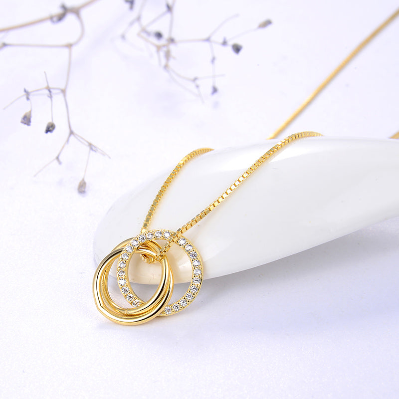 Gold Satis Circle Pendant Necklace – ESTÉE LANE