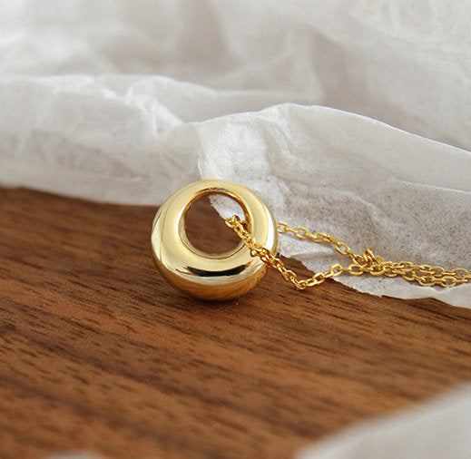 Gold Lulu Pendant Necklace